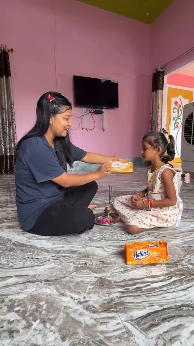 Instagram post by @samaapti_12 for Malkist Premium Crackers. Caption reads: In this Rakhibandhan give your siblings malkist....