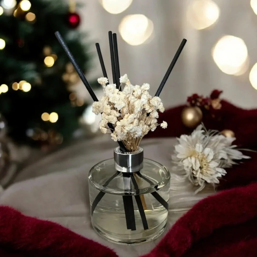 Instagram post by @lizcsbeauty for Cocodor. Caption reads: #ad COCODOR Flower Diffuser – White Jasmine 💐✨....