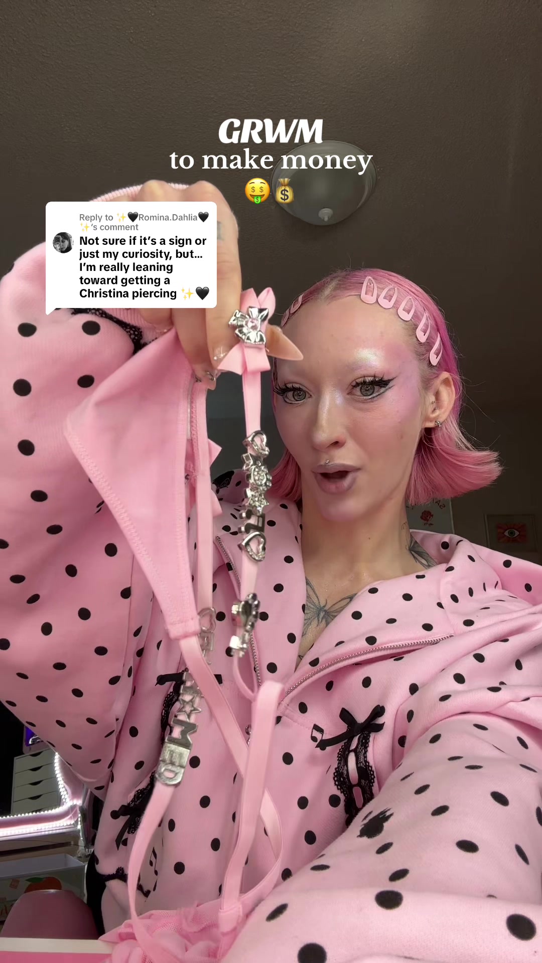 TikTok post by @theskinsirenn for Lilly Lashes. Caption reads: Replying to @✨🖤Romina.Dahlia🖤✨  Wearing @NAMED....