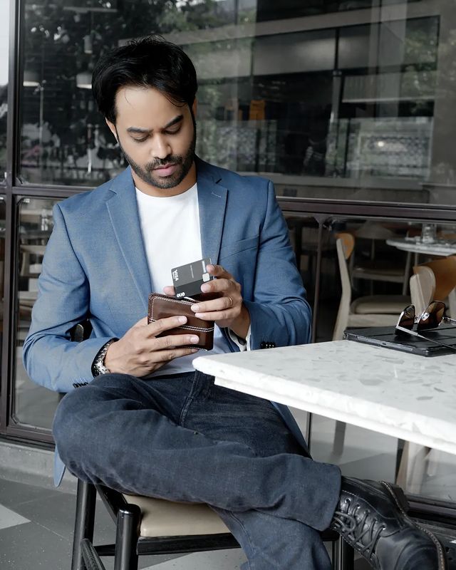 Instagram post by @iammaheshkumar for OneCard. Caption reads: Metal up @getonecardin....