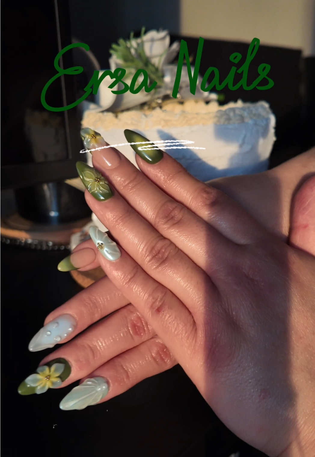 TikTok post by @jackiesfaithjourneyy for Ersa Nails. Caption reads: [...] actually so strong and reusable! #ersanails....