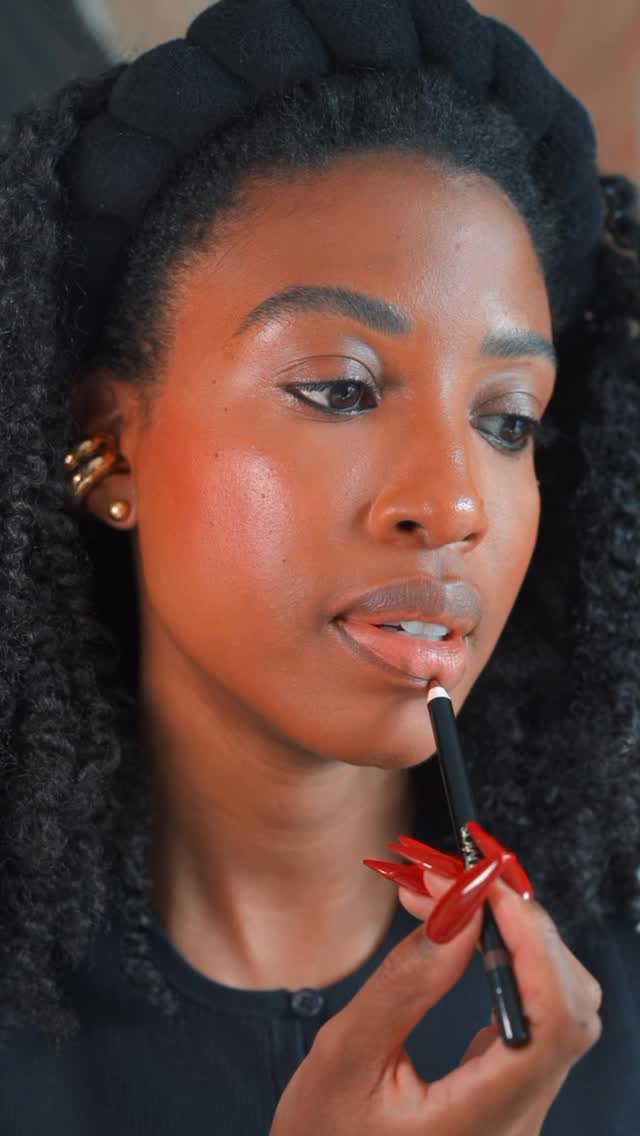 Instagram post by @aishabeau for Juvia’s Place. Caption reads: Lip liner just brings a makeup look together every....