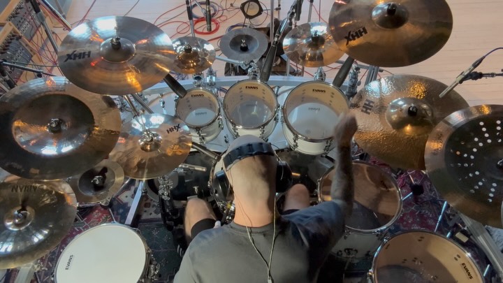 Instagram post by @ryanvanpoederooyen for EVANS Drumheads. Caption reads: Groove of the Day 🥁
Pocket over flash today.
Just....