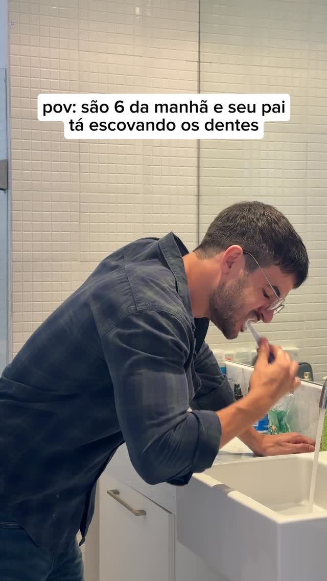 Instagram post by @diegocruz_ for Oral-B. Caption reads: Seu pai também é “silencioso” assim escovando os....