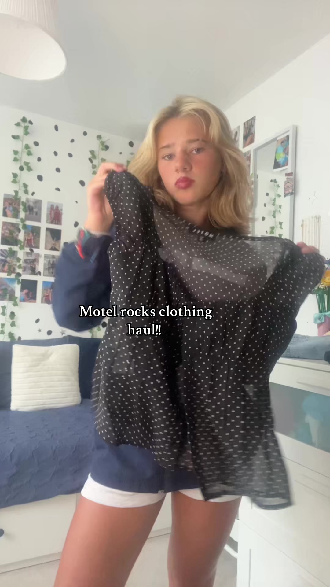 TikTok post by @annieairr for Motel Rocks. Caption reads: [...] jeans for autumn @MOTEL #motelrocks #gifted....