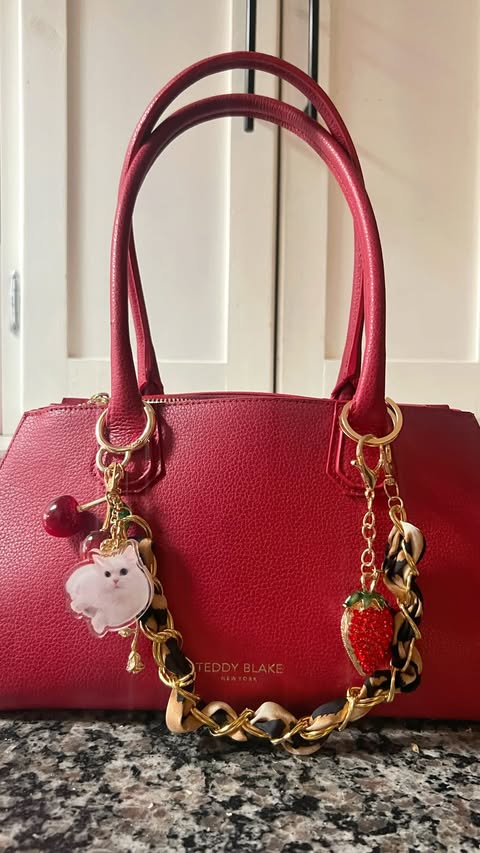 Instagram post by @alexfbailey for Teddy Blake. Caption reads: [...] of $15 at the thrift store! 👜 ❤️ The teddy....