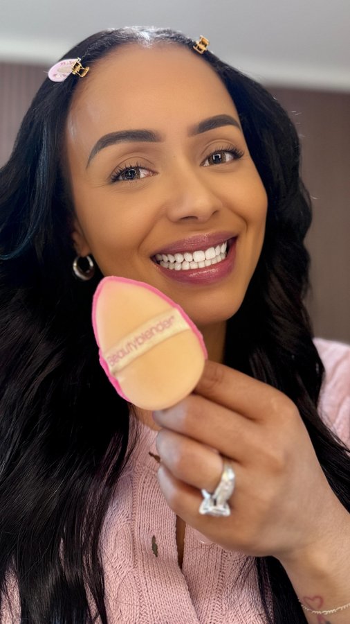 Instagram post by @itscandisdanielle for Beautyblender. Caption reads: [...] Because the Power Pocket Puff from....