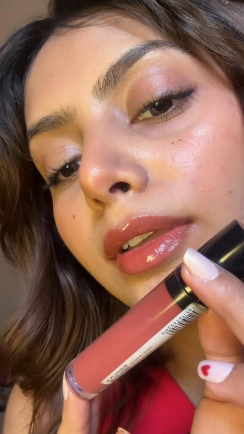 Instagram post by @introvert.huyarr for Revlon. Caption reads: Comment ‘GLOSS’ and I’ll send you the link!
Now....