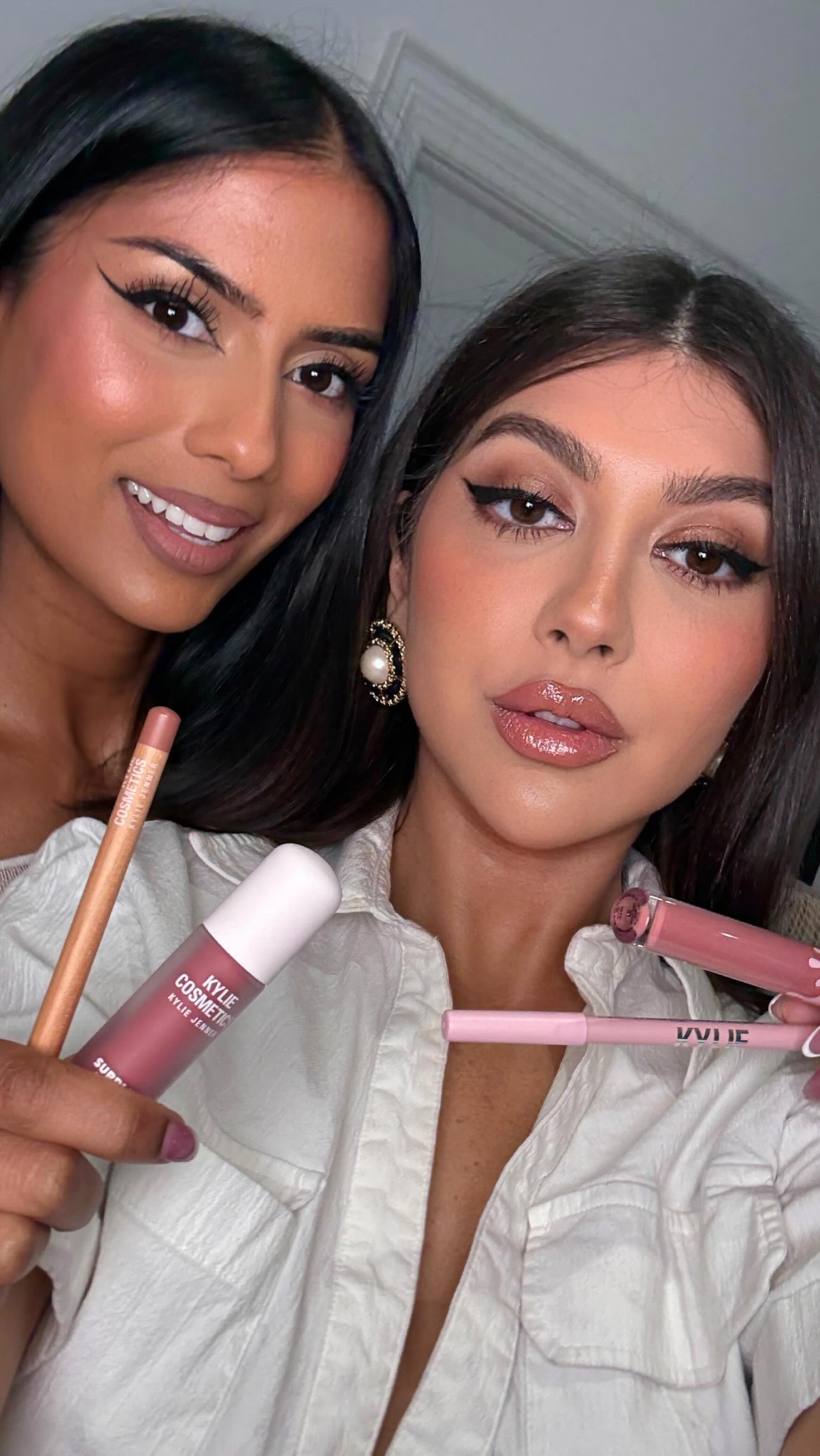 Instagram post by @tarasigari for Shoppers Drug Mart. Caption reads: NEW KYLIE LIP KIT
💭😍 The iconic DUO tries the....