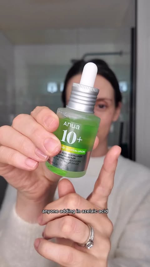 Instagram post by @glowopedia for Axis-y. Caption reads: [...] and resilient through winter. 1. AXIS-Y....