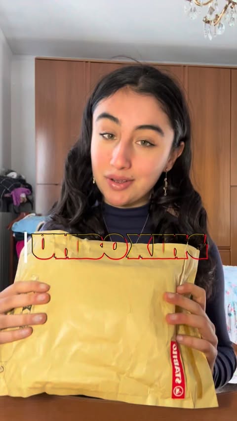 Instagram post by @letystudying for STABILO. Caption reads: unboxing del nuovo STABILO BOSS 🔴❤️ #stabilo....