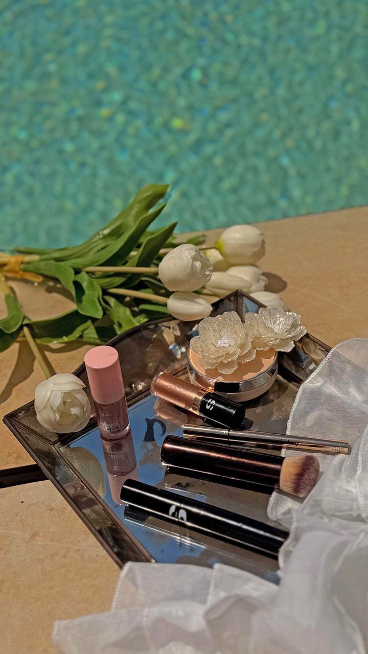 Instagram post by @karen_bonmati for Sisley Paris. Caption reads: ¿CÓMO VENDRÁ LA NOVIA MAQUILLADA?

Creo que para....