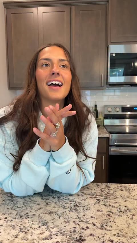 Instagram post by @harleighjohnson_ for Blue Apron. Caption reads: @blueapron has been a life saver for me on Sunday....