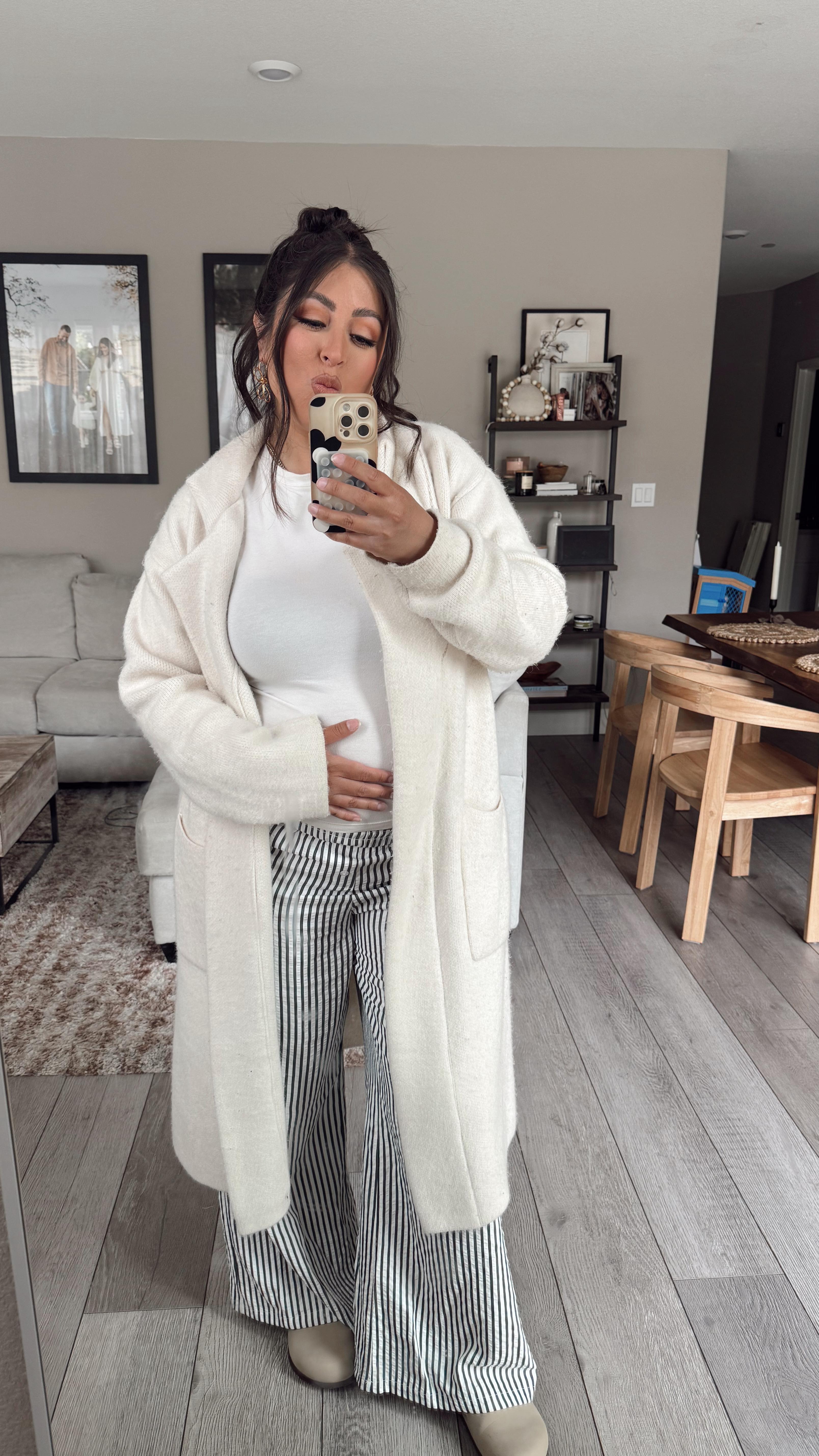 Instagram post by @arlynesanjines for Boppy Italia. Caption reads: I am 27 weeks pregnant with baby #2 and I want to....