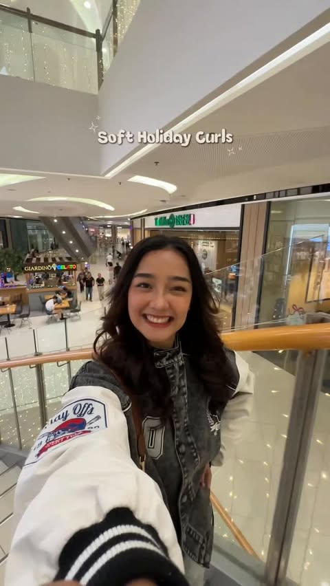 Instagram post by @tacataniiii for Sunsilk. Caption reads: [...] excited to style my hair ✨ Always with....