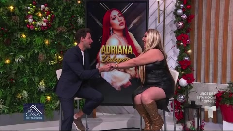 TikTok post by @adrianadaleyzaoficial for Telemundo. Caption reads: @En Casa con Telemundo....