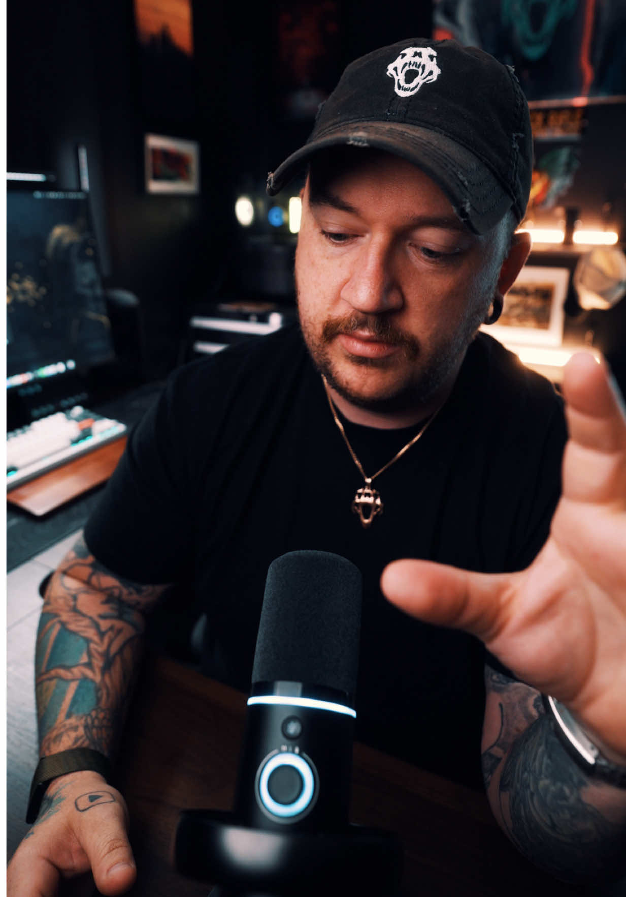 TikTok post by @bige.co for Maono. Caption reads: [...] #Microphone #StreamingSetup @Maono.