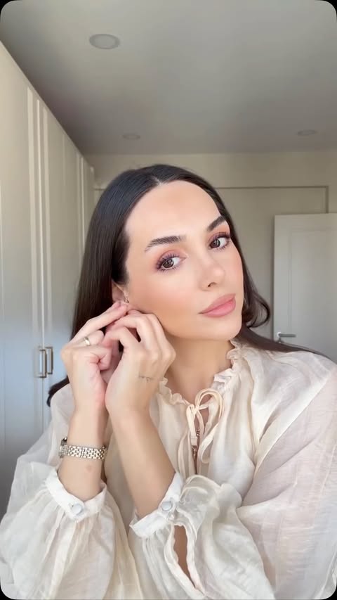 Instagram post by @zeynepberdibekk for Yves Rocher. Caption reads: nasıl olmuşum🥹💝 
@caudalieturkiye vinosun....