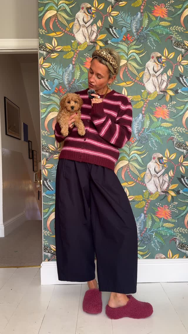 Instagram post by @goodmannersstyle for FitFlop. Caption reads: [...] outfits incoming 🤎🐶🥹😍 

Slippers....