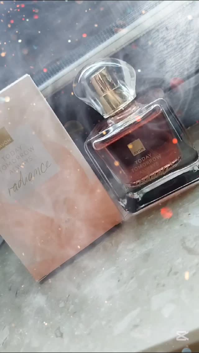 Instagram post by @mama__trojki_ for BrandLift Influencer Marketing 4.0. Caption reads: Kto zna Avon ?  @avon_polska  No chyba każdy nawet....