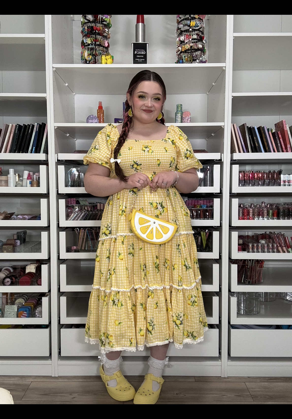 TikTok post by @linsmakeuplooks for NAKED SUNDAYS. Caption reads: [...] pads @Caudalie vinoperfect serum @Naked....