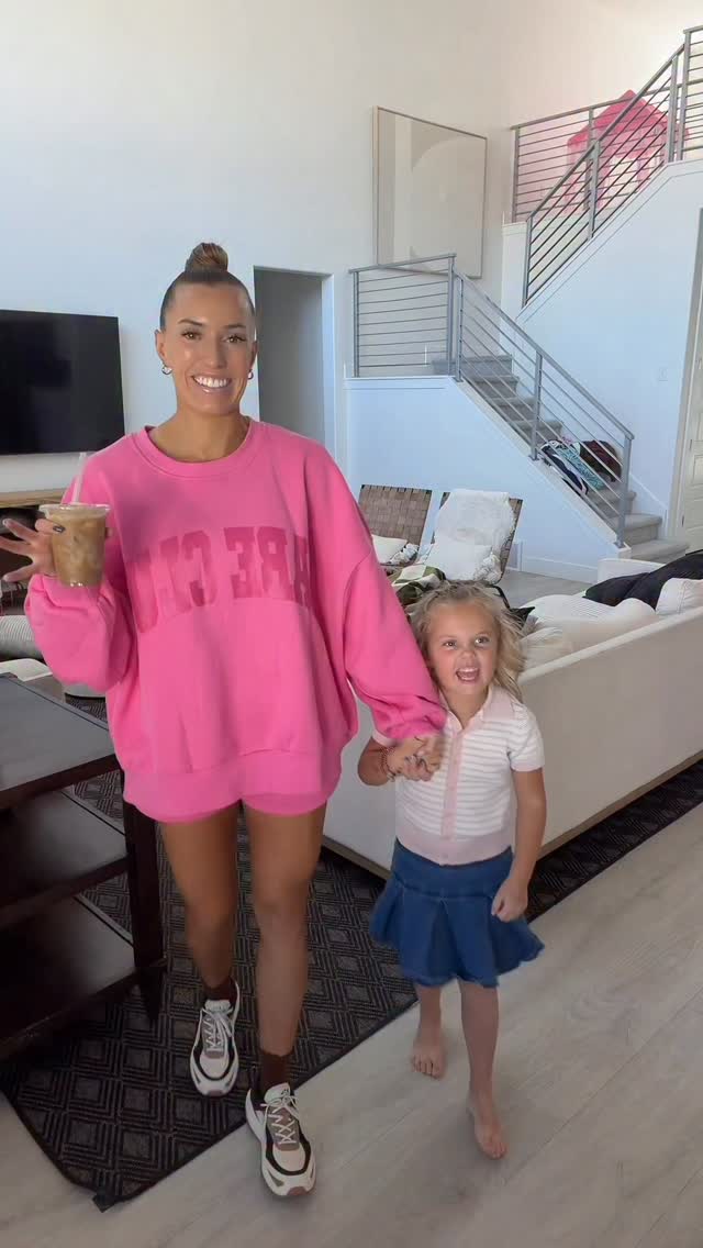 Instagram post by @heyrachelhughes for Bucked Up. Caption reads: Happy Tuesday 💓 
OOTD: @buckedup 20% off code:....