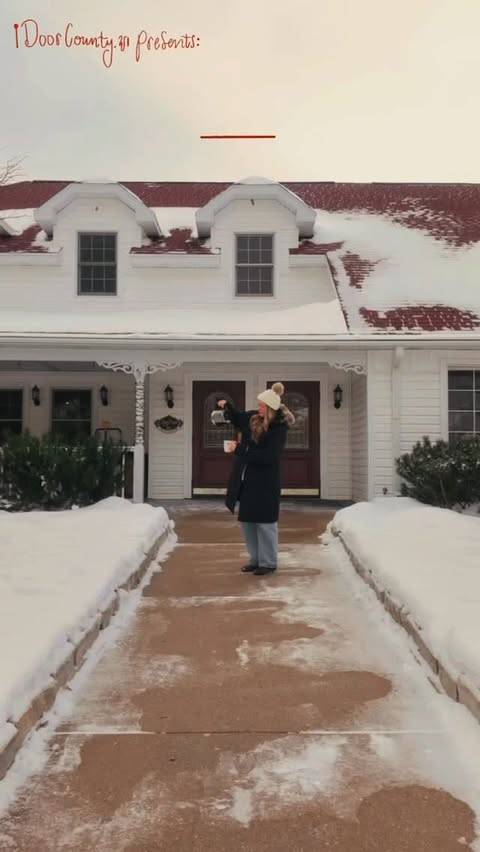 Instagram post by @leahsguides for Travel Wisconsin. Caption reads: [...] Christmas vacation with @TravelWisconsin #ad....