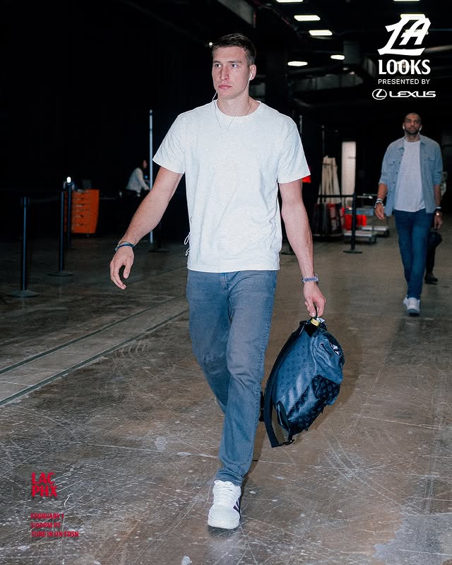 Instagram post by @laclippers for Lexus. Caption reads: Last stop of the road trip 📍 🕔 5:00PM PT | 📺....