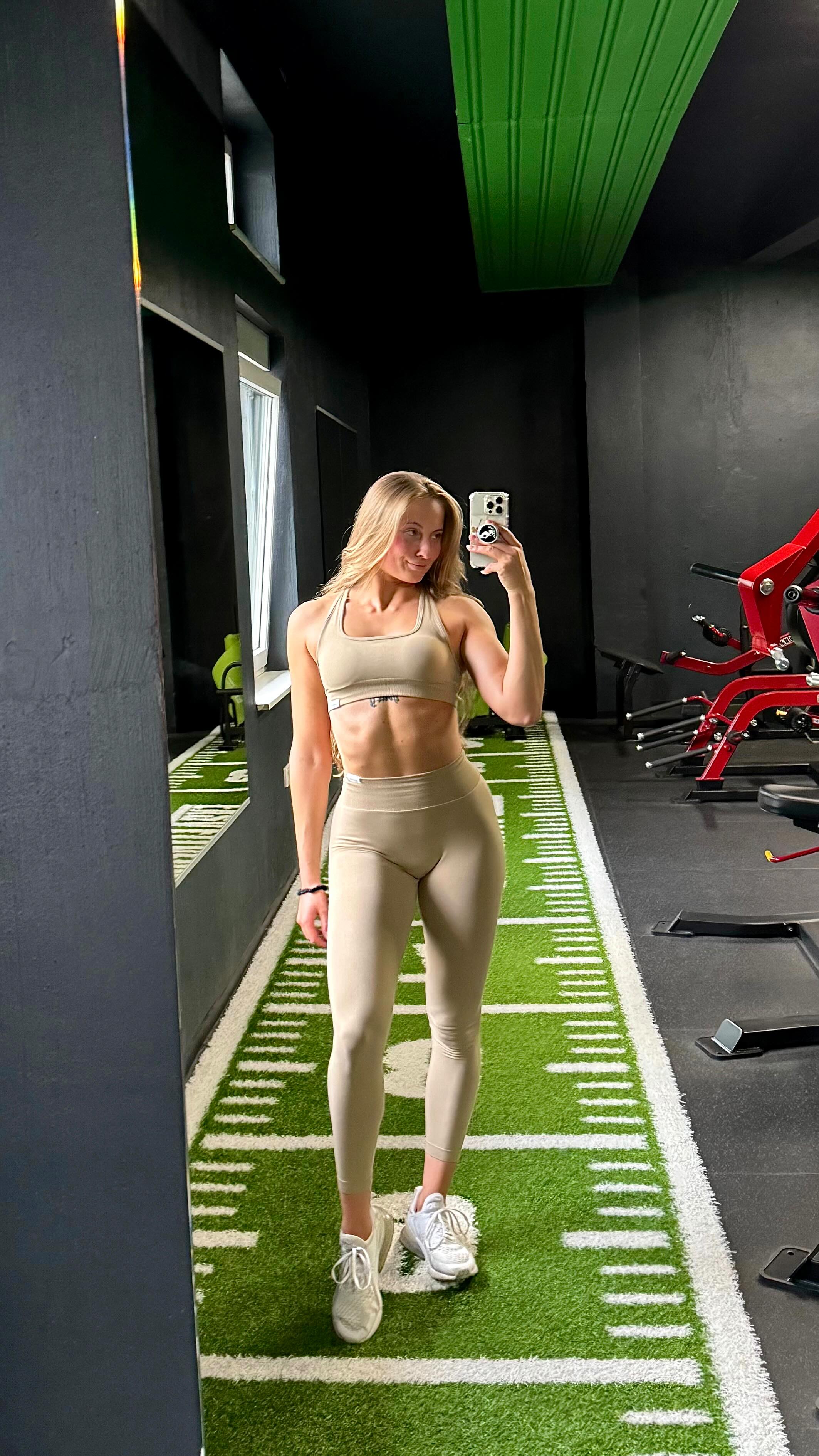 Instagram post by @celinastein_ for Sportsbabe. Caption reads: Sweat now, shine later 🤸🏼✨

Fit ~....