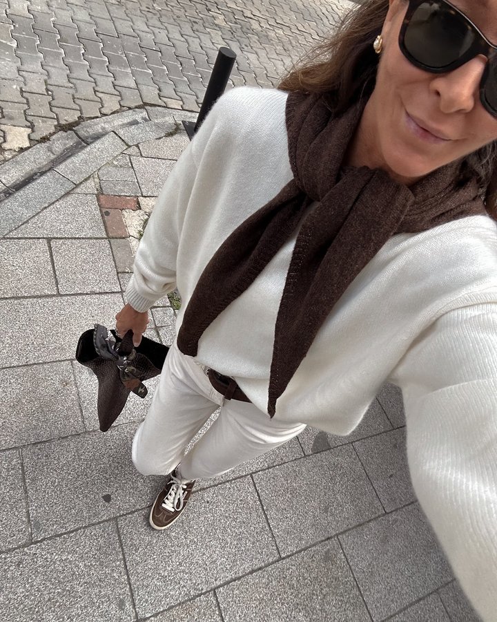 Instagram post by @dilekgun for Balenciaga. Caption reads: outfits lately 🍂
#reklam 
.
.
.
.
#october....