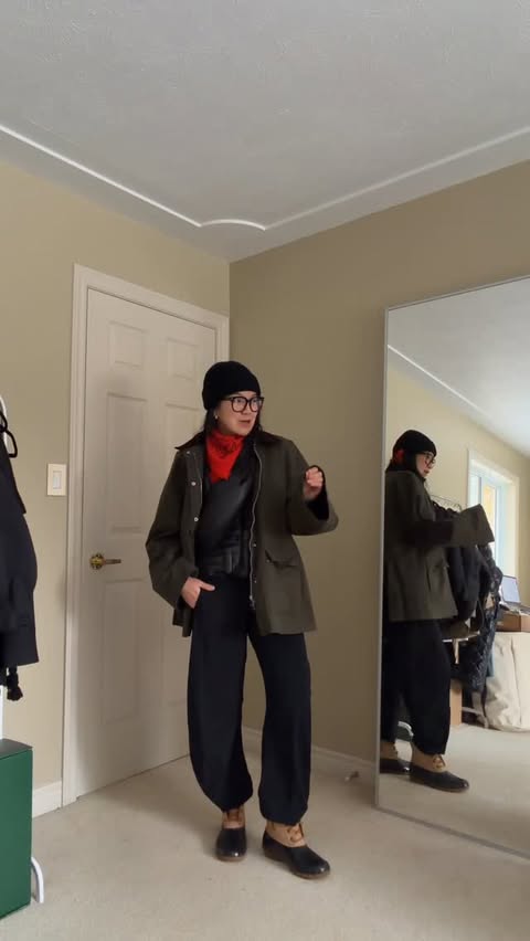 Instagram post by @jessundecided for Sperry. Caption reads: [...] for a wet/muddy day. Counting on my @sperry....