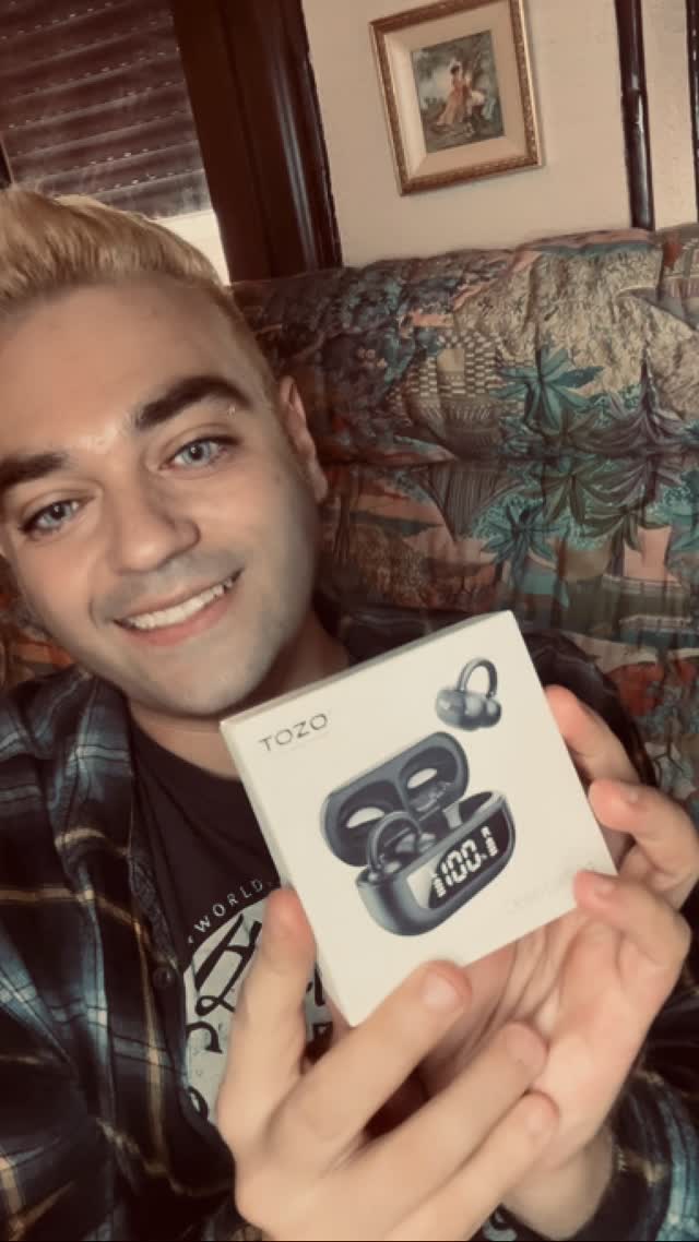 Instagram post by @angeldiguardo for TOZOSTORE. Caption reads: [...] you’ll feel like a Rockstar 🎤 #tozo....