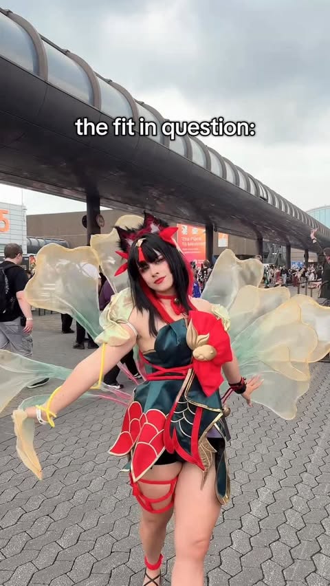 Instagram post by @ricacosplay for Uwowo Cosplay. Caption reads: First ahri reel🤭 Wearing the tails on such a big....