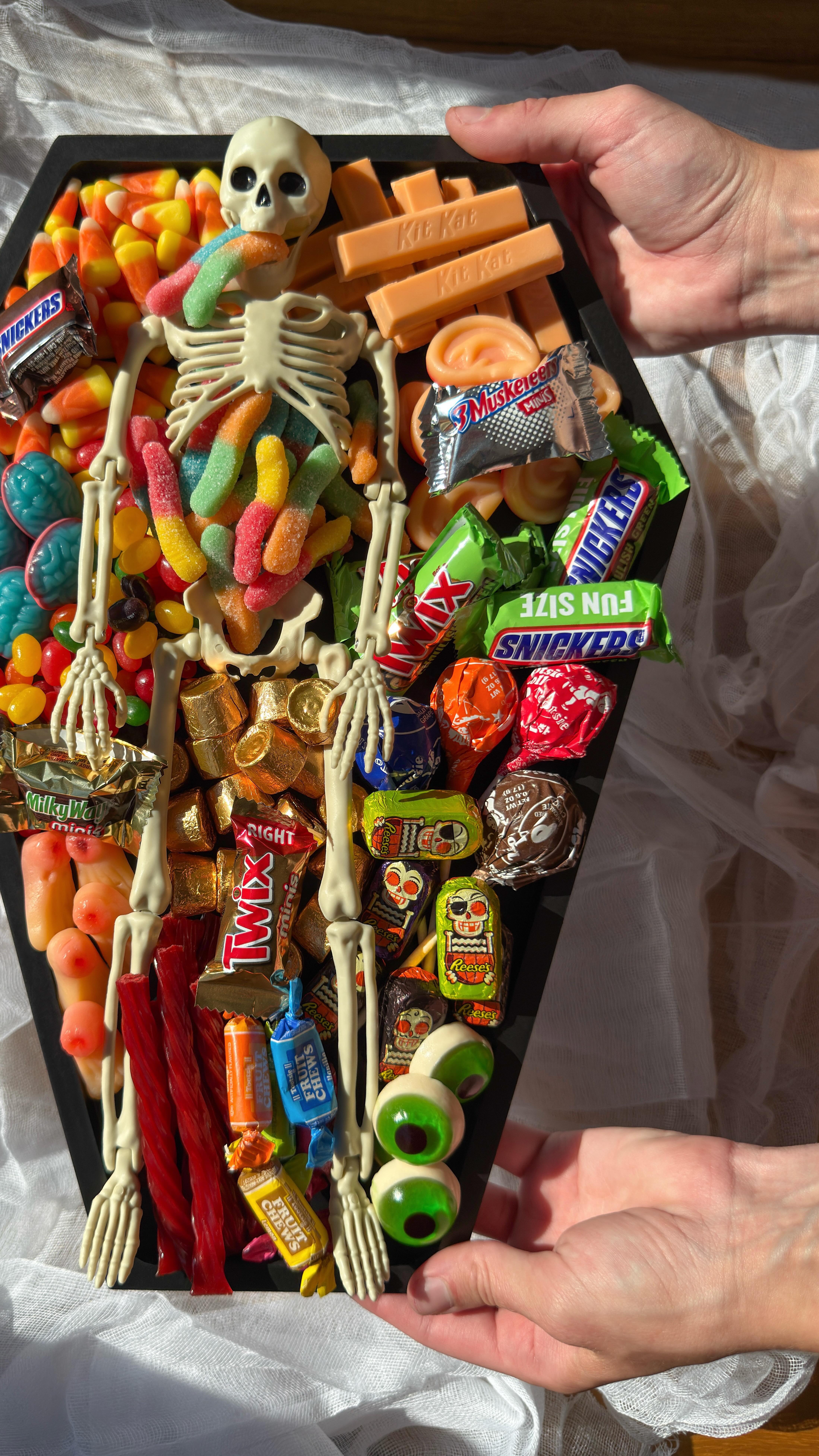 Instagram post by @mombunsandcaffeine for Food Lion. Caption reads: Whether you’re hosting a Halloween party or simply....