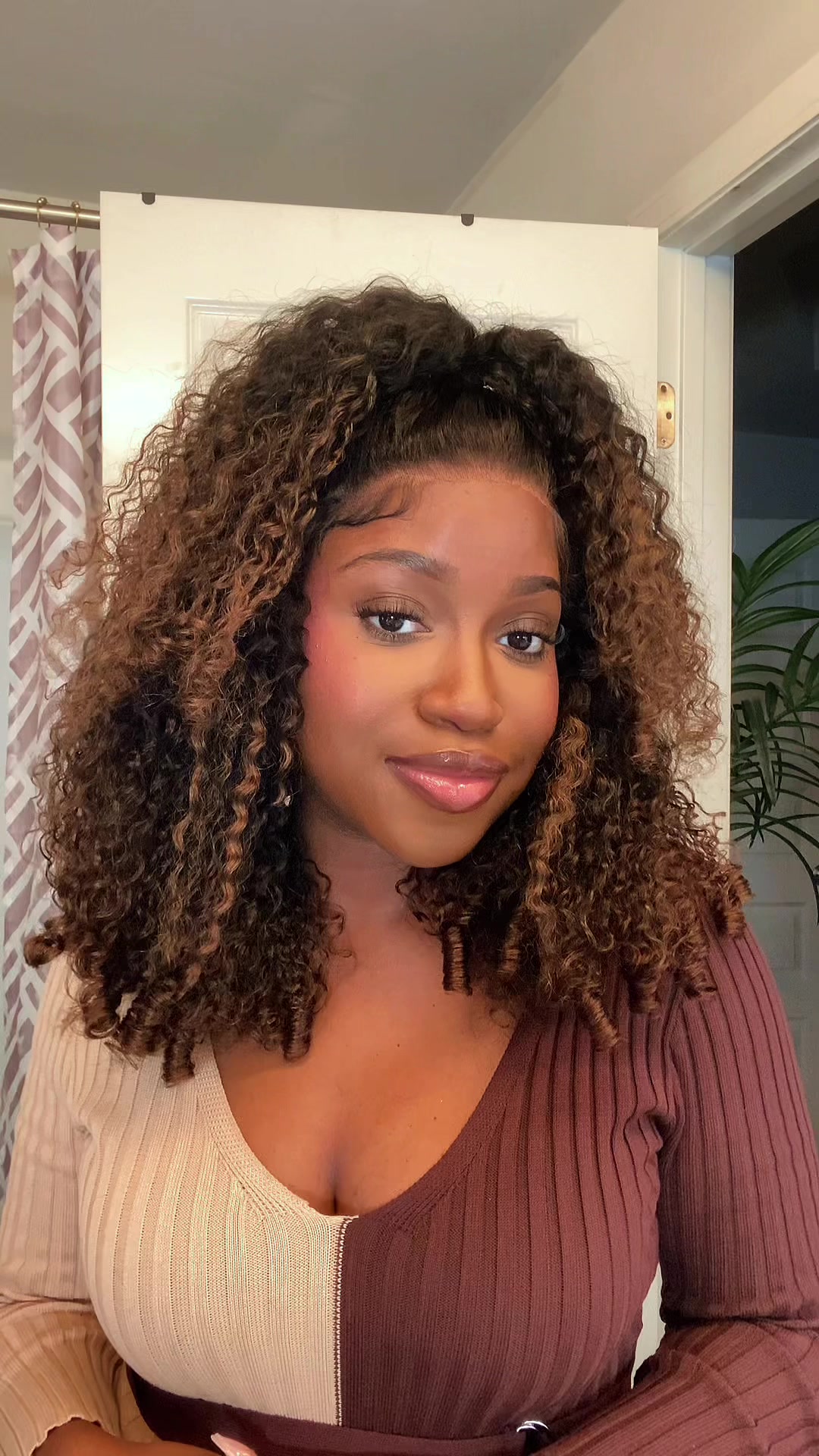 TikTok post by @blissful_.beaute for Klaiyi Hair. Caption reads: @Klaiyi Hair 🤩😍 #klaiyihair #gluelesswigs [...].