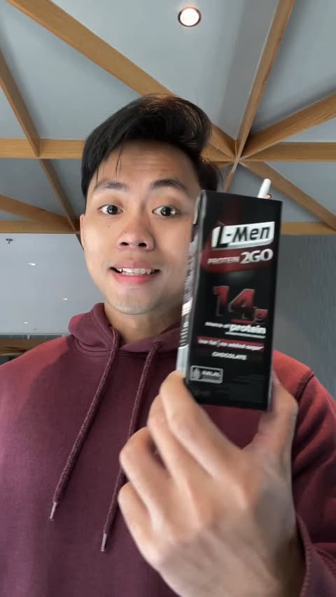 Instagram post by @wisnuanderson for L-Men. Caption reads: [...] khawatir lagi karena selalu bawa 2 kotak....
