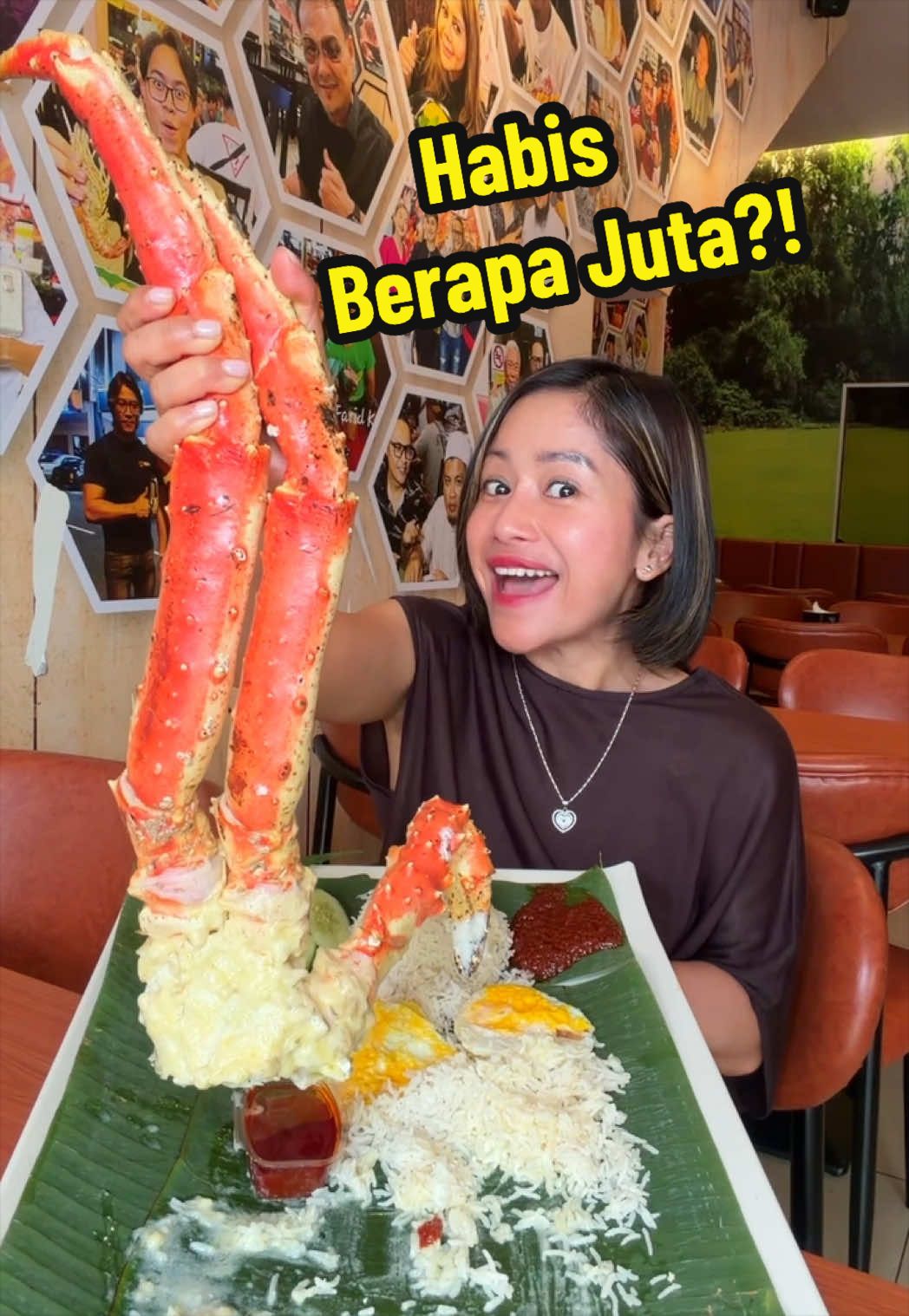 TikTok post by @farida.nurhan for Hanasui. Caption reads: [...] pake Ombre gacorr kecintaannya Omay @Hanasui....