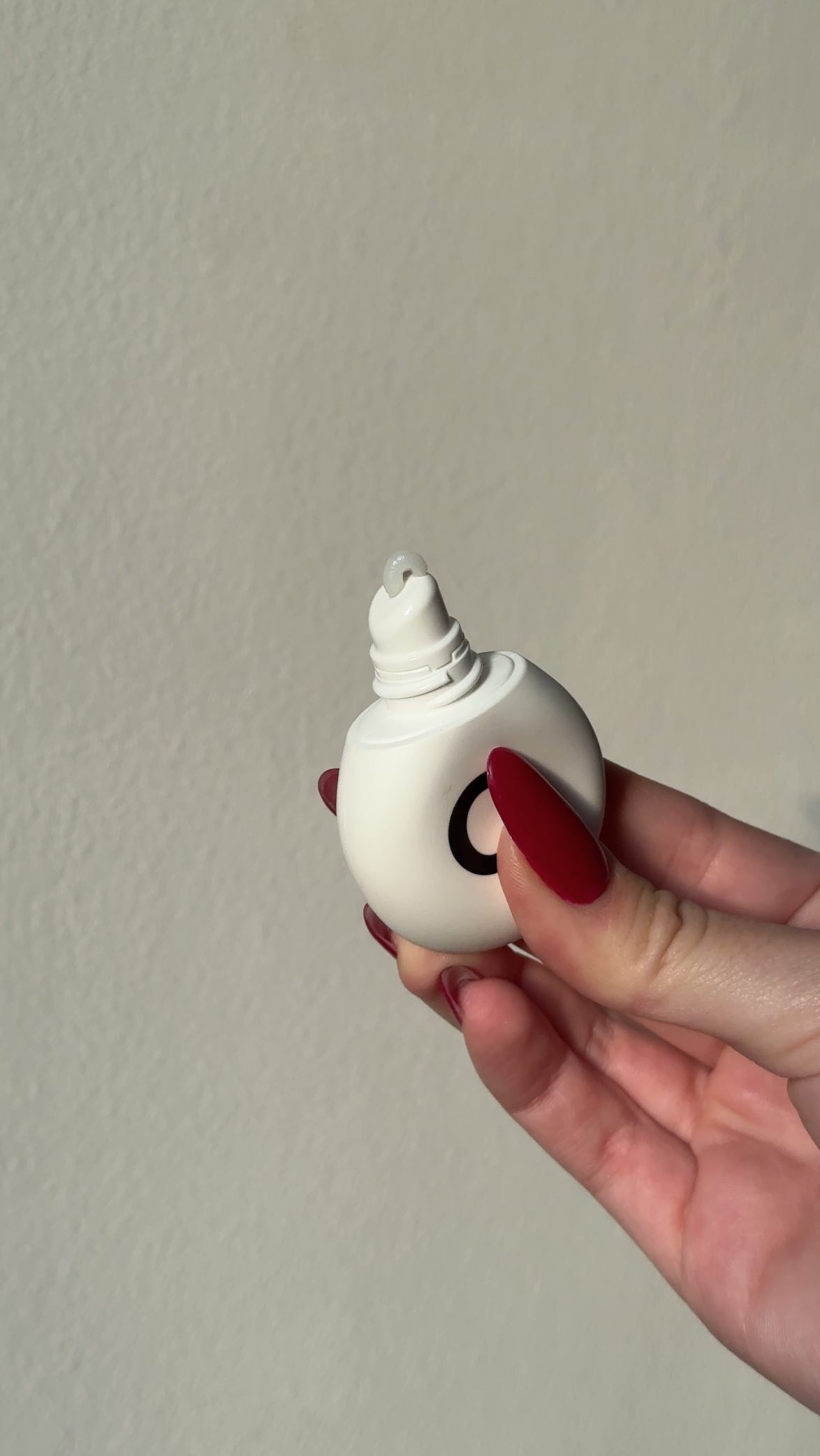 Instagram post by @a.martinova for DECIEM. Caption reads: [...] lips 🫦....