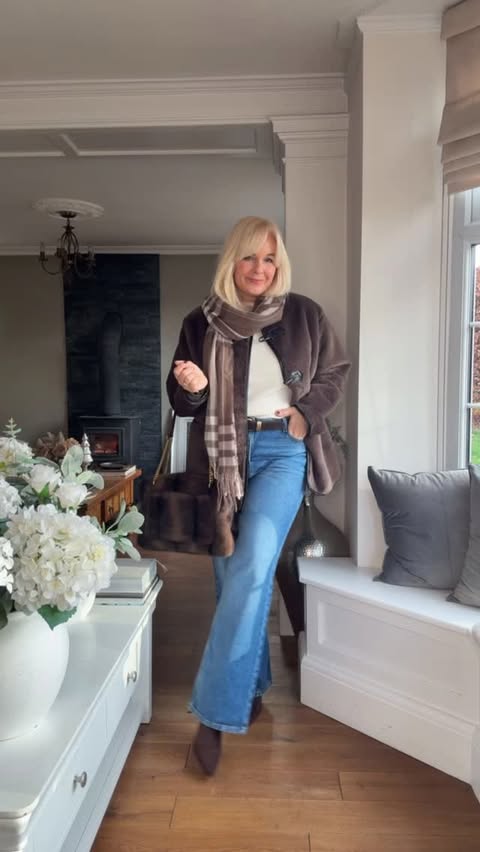 Instagram post by @lovestyle40 for Sculpted By Aimee. Caption reads: A smart/casual cosy look 🤎 Let’s talk through....