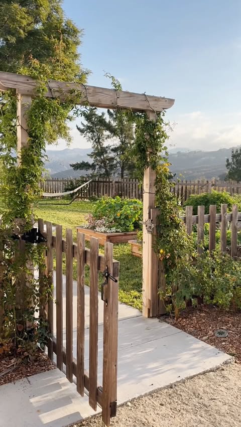 Instagram post by @hannahslittlecottage for toolant. Caption reads: [...] I could do without! I love my new....