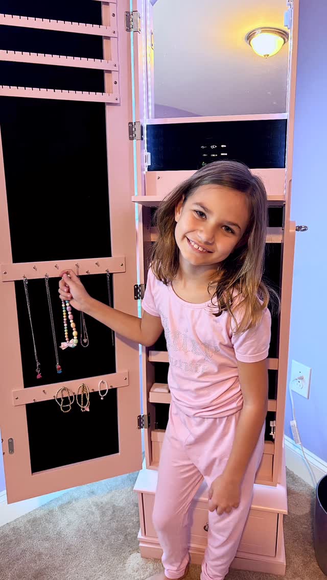 Instagram post by @sistersurprize for Best Choice Products. Caption reads: Two girls, tons of accessories, and the perfect....