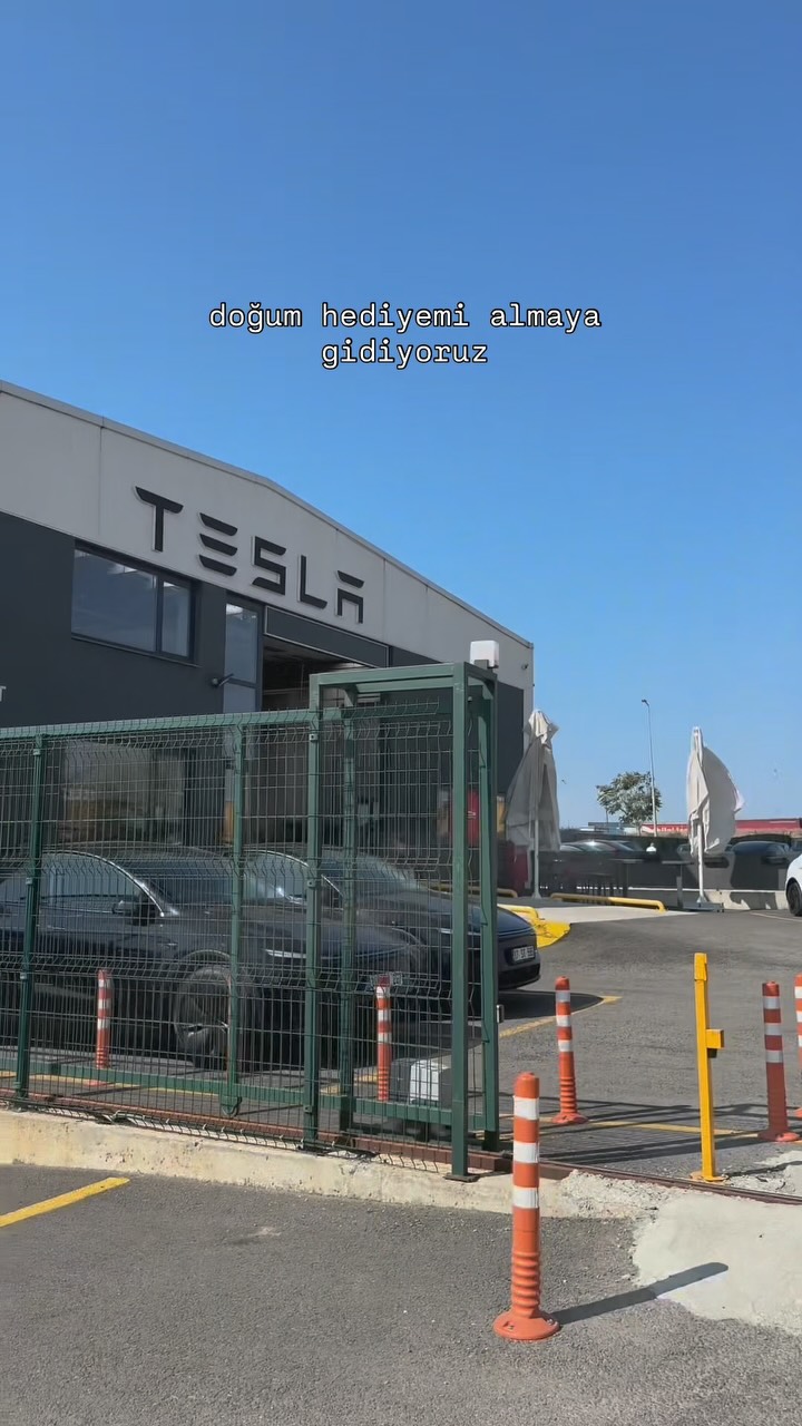 Instagram post by @cirpansmemory for Tesla. Caption reads: teşekkürler kocam 😮‍💨

•

#tesla #teslamodely....