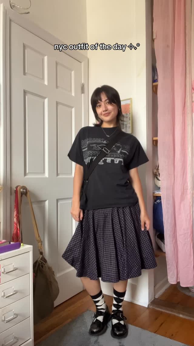 Instagram post by @olivengcanty for Happy Socks. Caption reads: i can’t believe i’m not filming any grwm for....