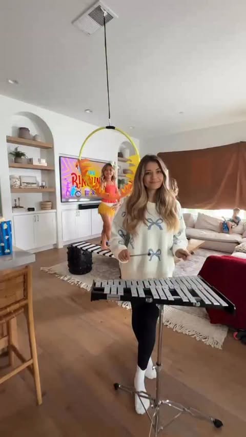 Instagram post by @madisonbontempo for Feld Entertainment. Caption reads: [...] #BigCircusEnergy @Ringling....