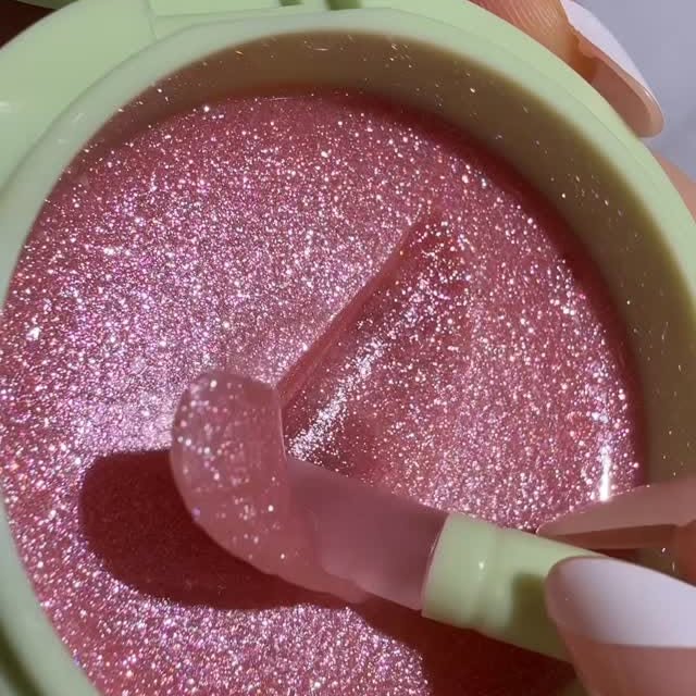 Instagram post by @guiniscorner for Pixi Beauty. Caption reads: [...] mask is always superior 💫

Featuring....