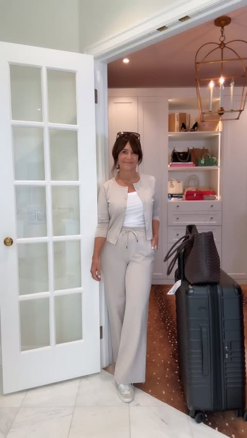 Instagram post by @susie.wright for Vuori. Caption reads: [...] Ruched Top - Halo Essential Wideleg Pant....