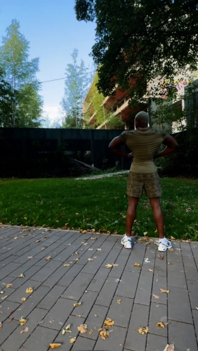 Instagram post by @i666_i for SQUATWOLF. Caption reads: Discount code : SMSOM
@squatwolf 
.

Morning....