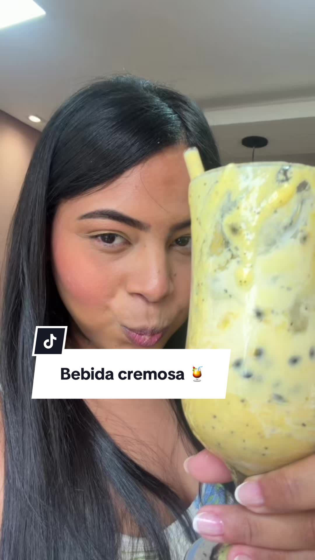 TikTok post by @danisouza_031 for Mercado Livre. Caption reads: [...] de maracujá  . . Id da taça: LG4FY2-D0CC....