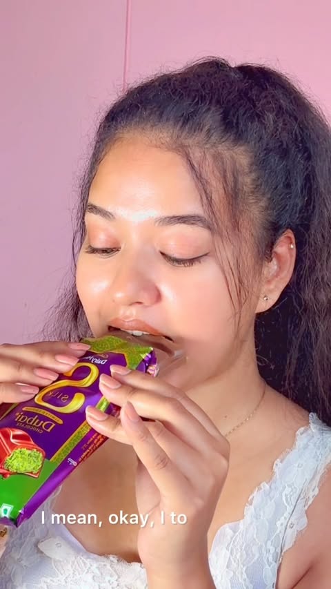 Instagram post by @stelaaaha.a for Cadbury Dairy Milk Silk. Caption reads: [...] now I know why. 🤤💜 The new Cadbury Dairy....