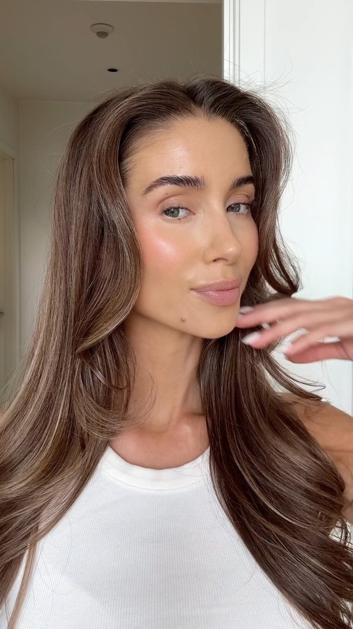 Instagram post by @emilietommerberg for Bangerhead. Caption reads: [...] My Beautiful Reasons together with....